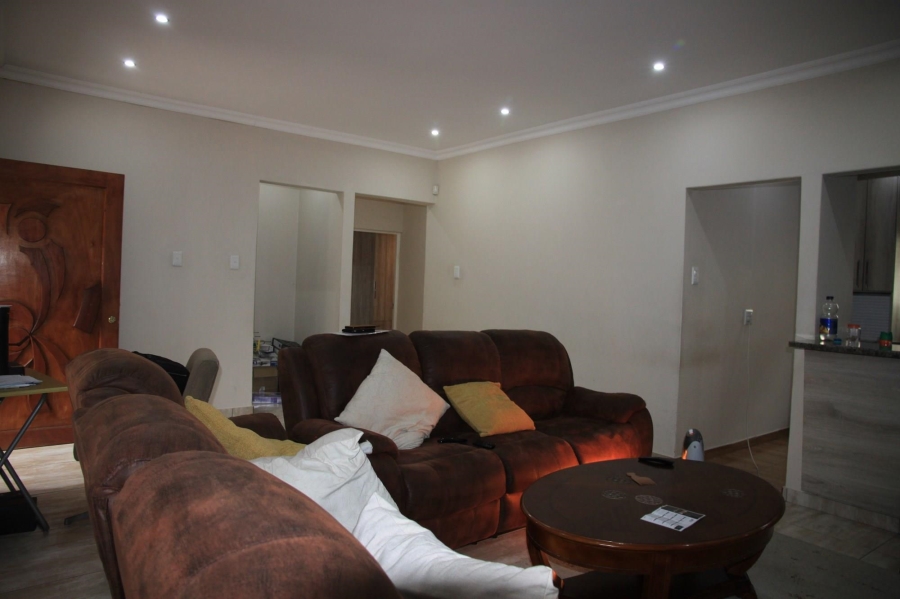 To Let 3 Bedroom Property for Rent in Sunnyridge Eastern Cape